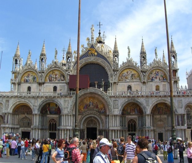 Собор Святого Марка St Mark's Basilica (итал. Basilica di San Marco — «базилика Сан-Марко») — кафедральный собор Венеции (до 1807 года придворная капелла при дворце дожей)